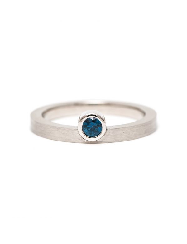 Offset Sapphire Ring – Platinum