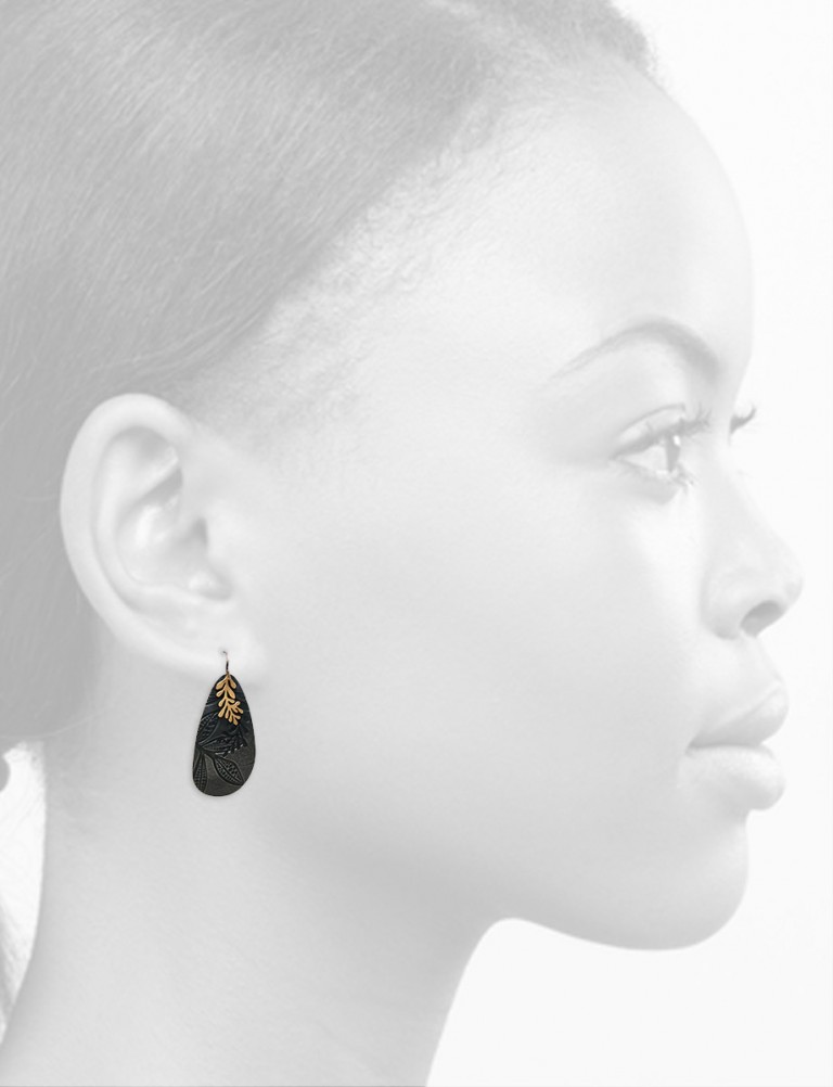 Oval Leaf Imprint Earrings – Black & Gold