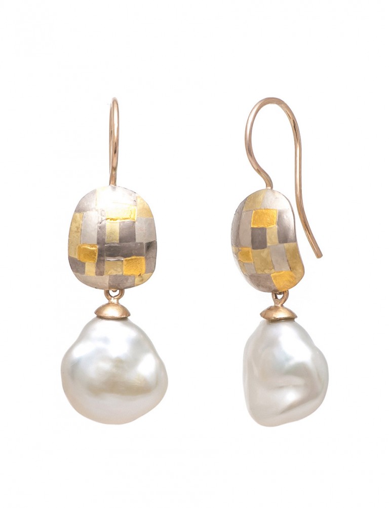 Lustrous Terrain Hook Earrings – Pearls