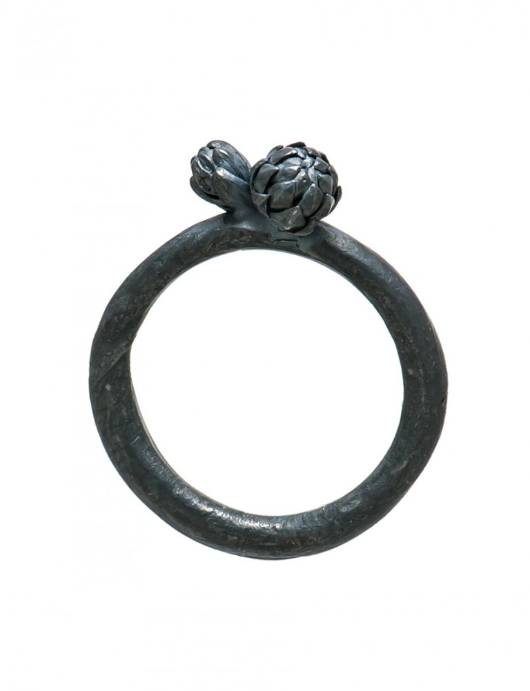 Norfolk Pine Triple Cluster Ring – Black