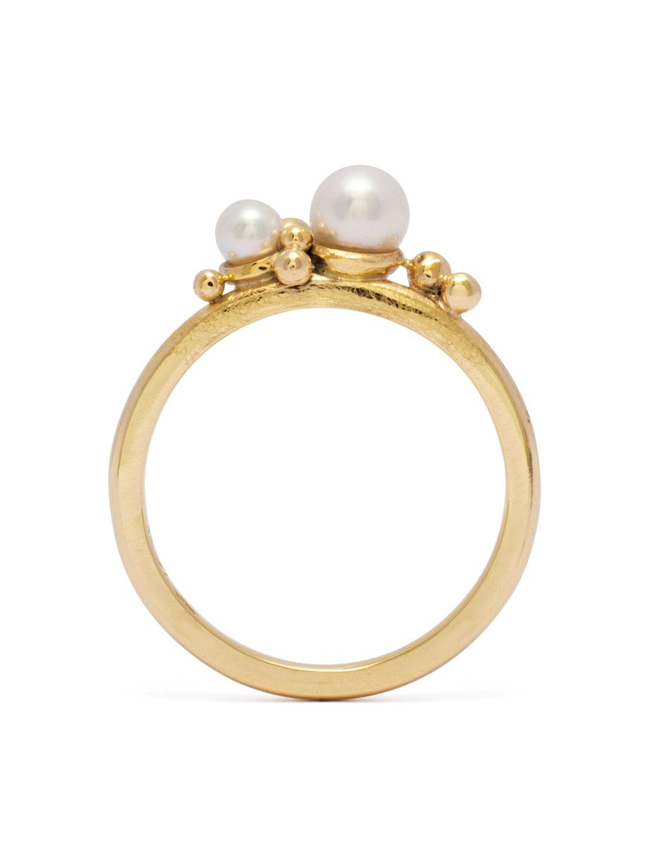 Subtlety Ring – Yellow Gold & Akoya Pearls