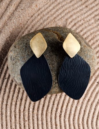 Black & Gold Wood Grain Earrings – Medium