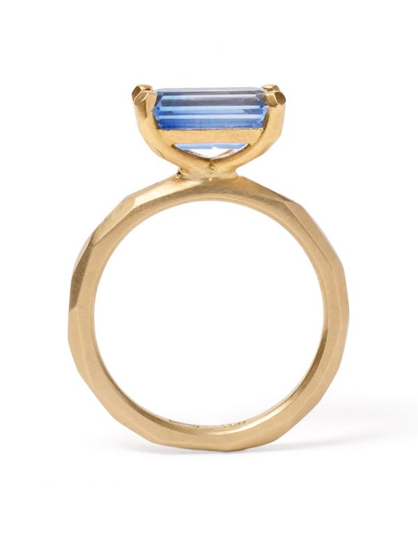 Faceted Ring – Yellow Gold & Cornflower Blue Sapphire