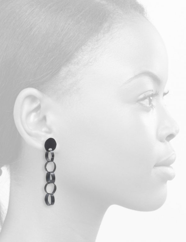 Meteora Earrings – Black
