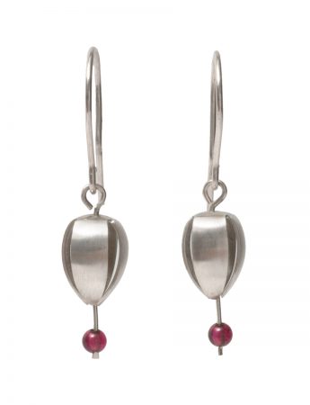 Small Correa Bud Hook Earrings – Silver & Garnet Beads