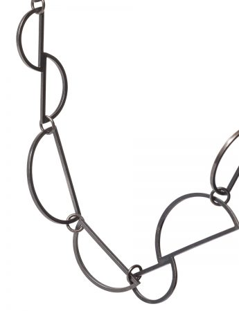 Connected D Chain Necklace – Silver