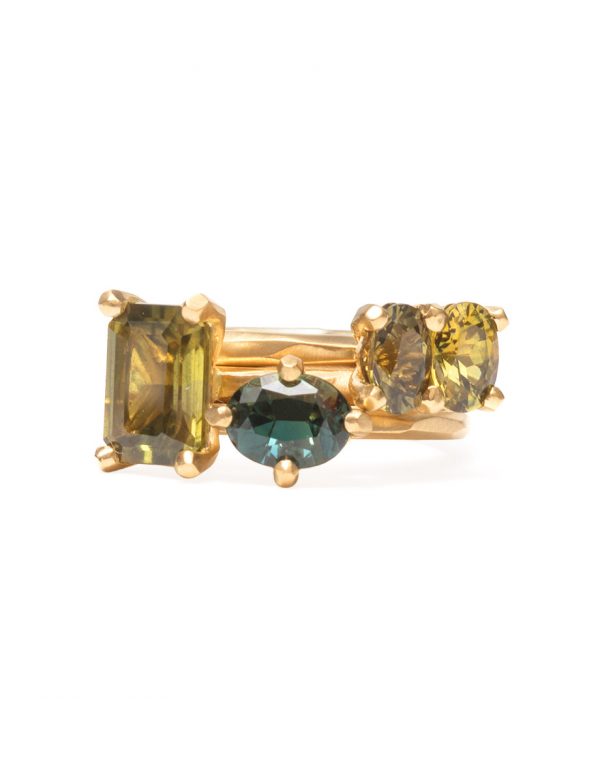 Green Oval Sapphire Ring – Yellow Gold