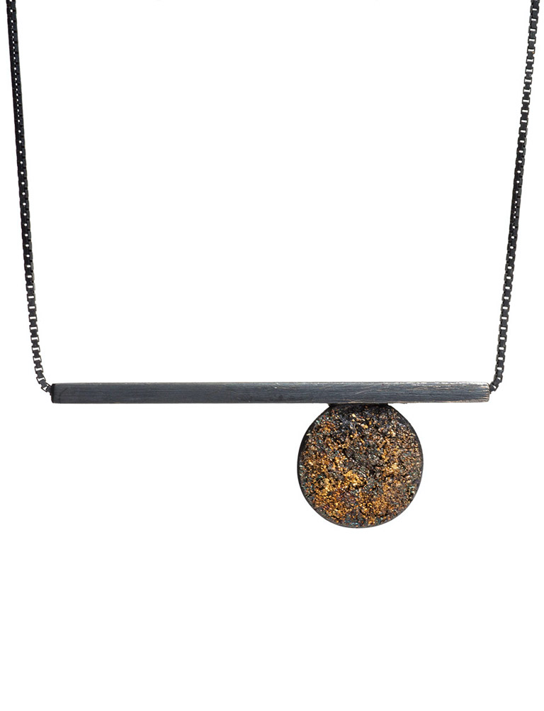 Moonscape Circle & Line Necklace – Black & Gold