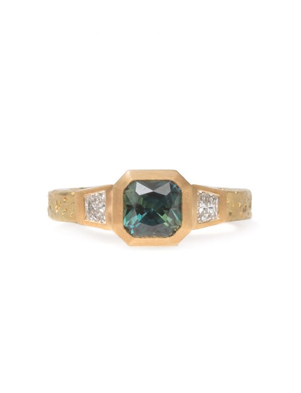 Minimal Deco Ring – Sapphire & Diamond