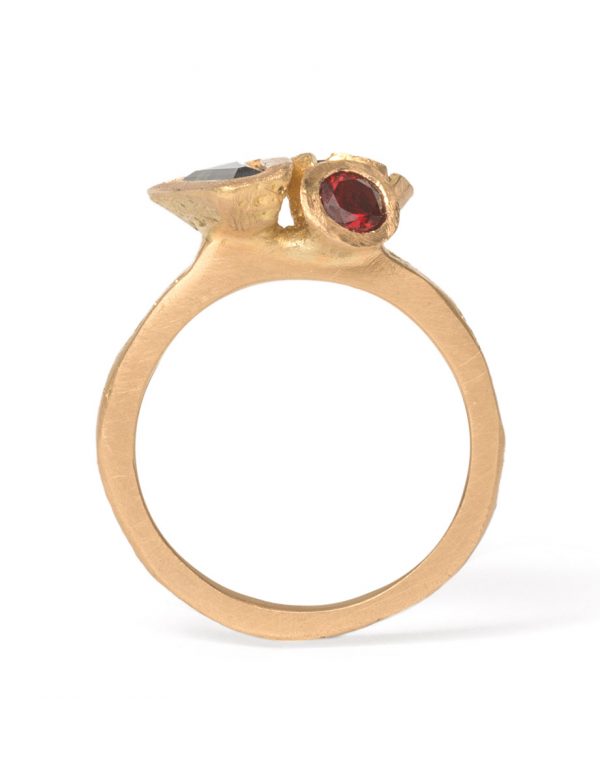Textura Lowenna Ring – Spinel & Sapphire