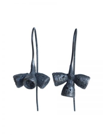 Bushwalker Gumnut Drop Hook Earrings – Black