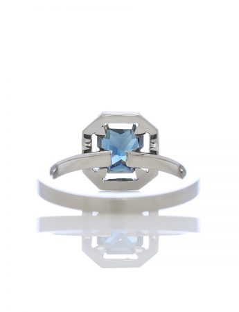 Hiatus Ring – Blue Sapphire