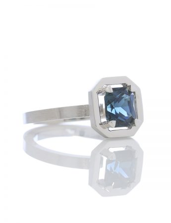 Hiatus Ring – Blue Sapphire