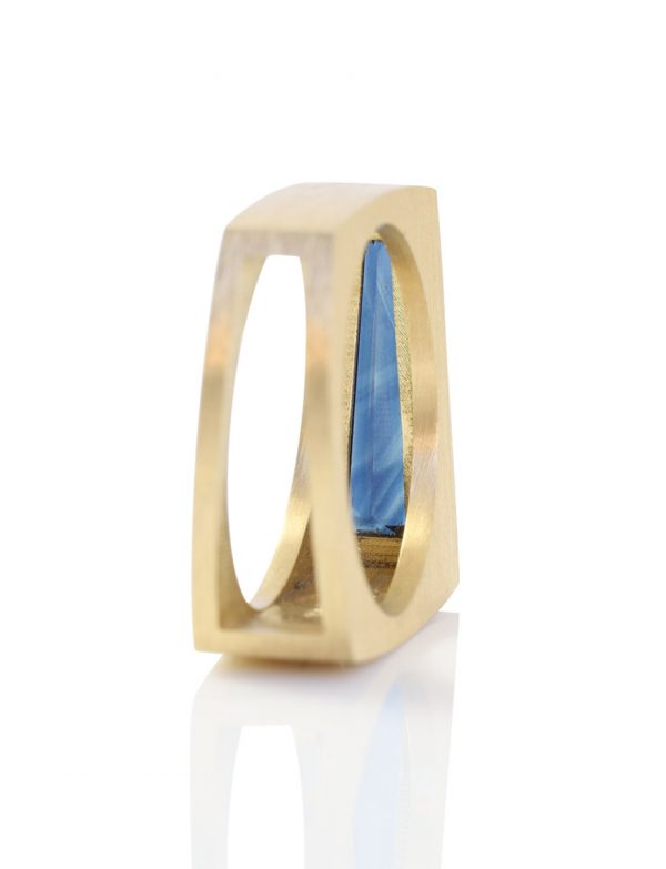 Undivided Ring – Blue Sapphire