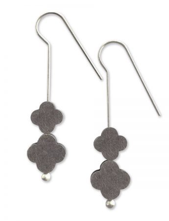 Turning Seasons Duo Earrings – Black