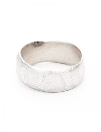 Beachcomber Wide Leaf Emboss Ring – Silver