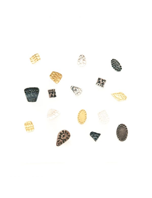 Small Oval Single Stud Earring – Gold