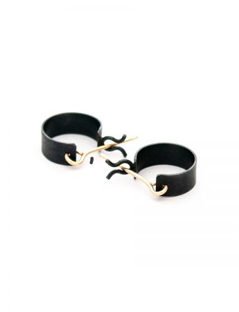Small Shikaku Hoop Earrings – Black & Gold