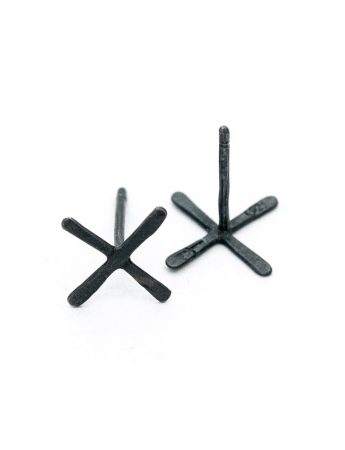 XX Stud Earrings – Black