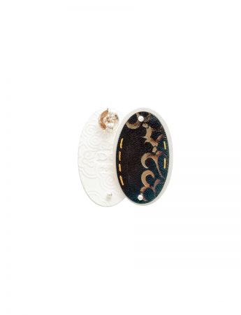 Deep Etch Oval Stud Earrings – Black & Gold