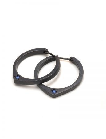 Black Knife Edge Hoop Earrings – Blue Sapphires