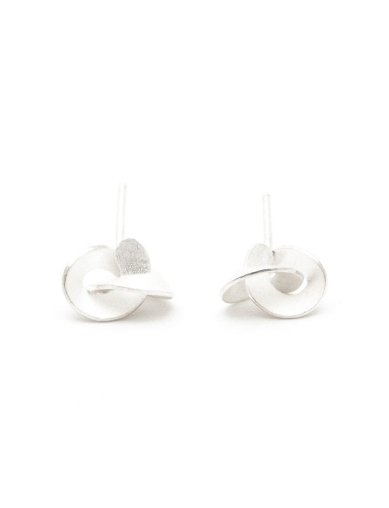 Medium Cloud Stud Earrings – Matte Silver