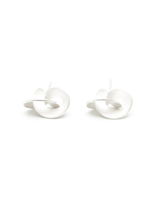 Medium Cloud Stud Earrings – Matte Silver