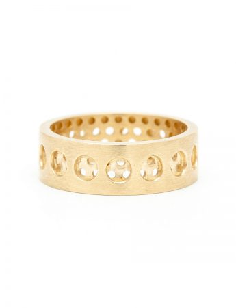 Round And Round Perforation Ring – Yellow Gold