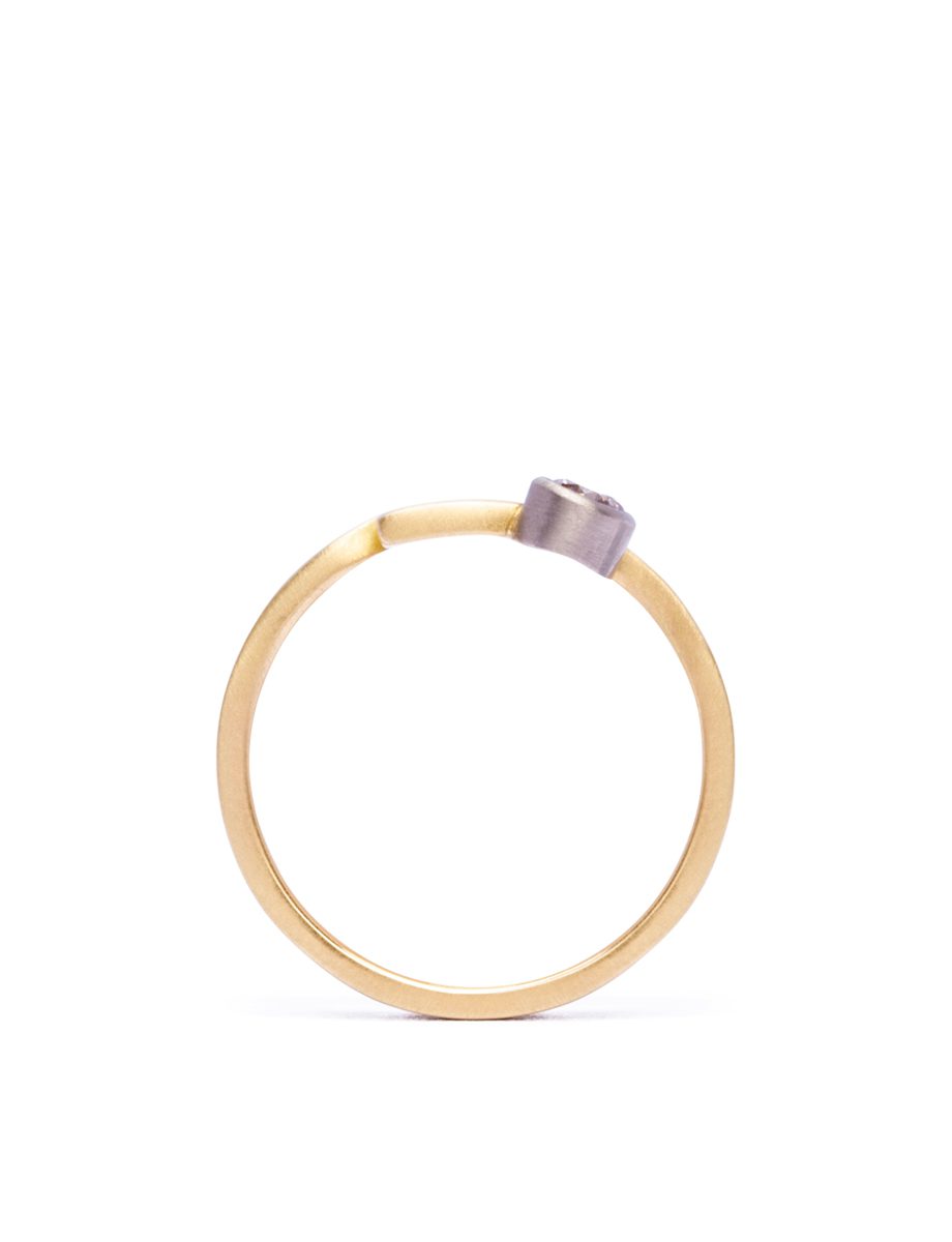 Soft Curve Ring – Gold & Diamond