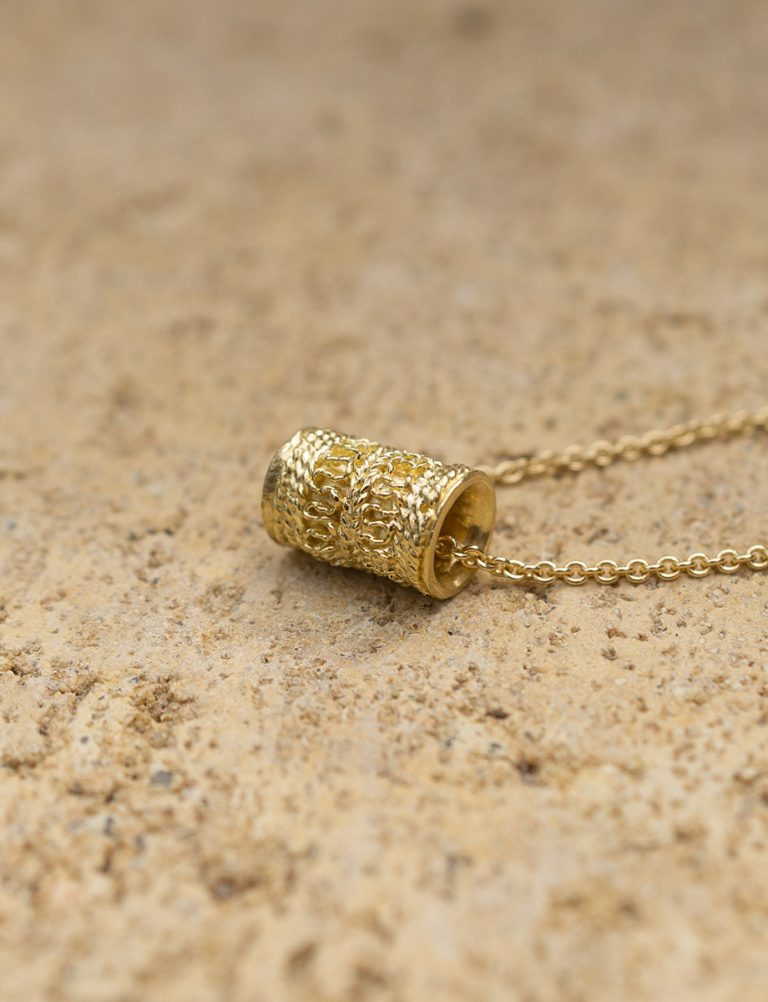 Cylinder Seal Necklace – Yellow Gold