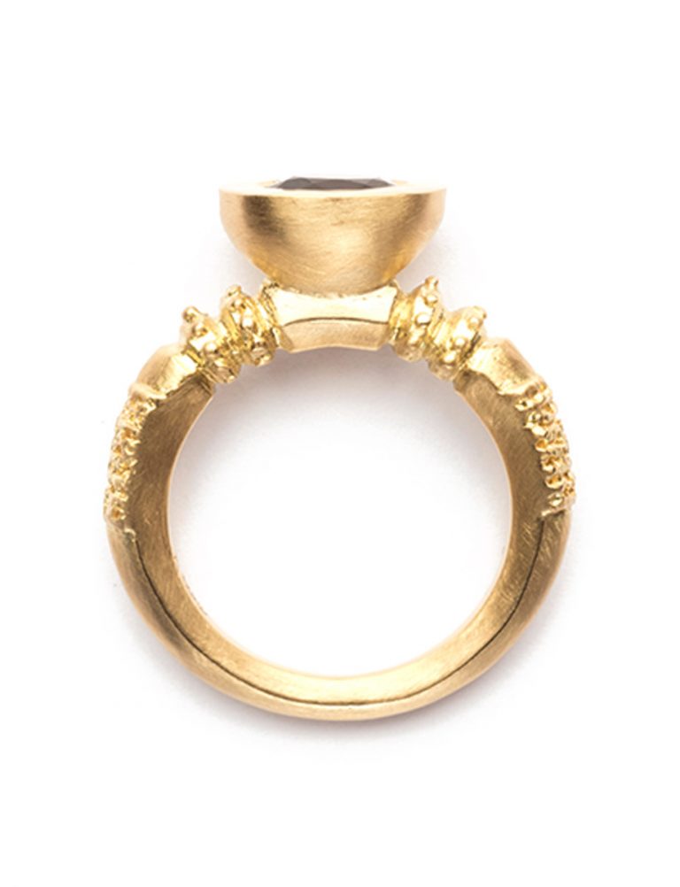 Kuphar Ring – Yellow Gold & Tourmaline