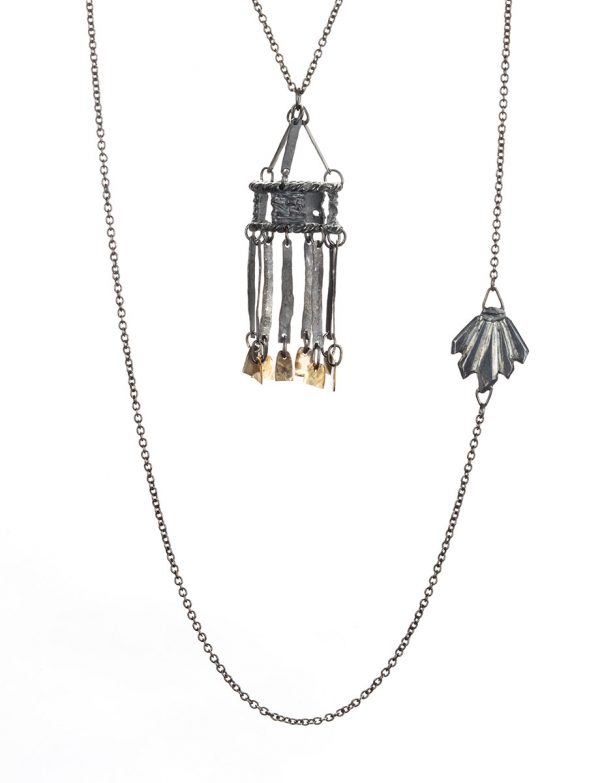 Chintila Pendant Necklace – Black & Gold