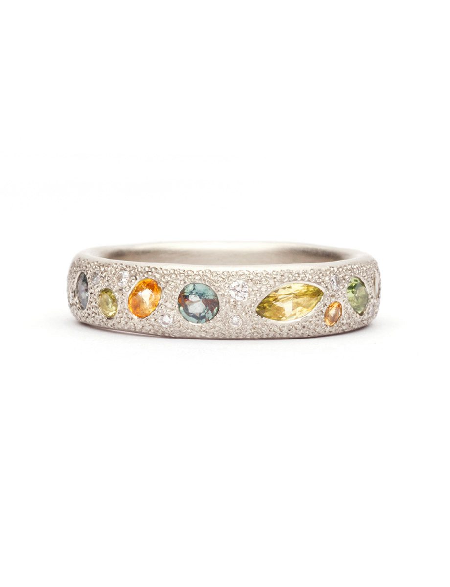 Autumnal Eternal Love Ring – White Gold