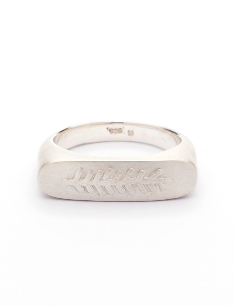 Canyon Feather Signet Ring – Silver