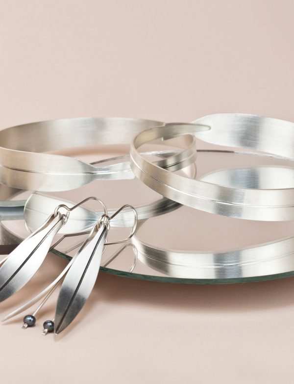 Eucalyptus Leaf Bangle – Silver