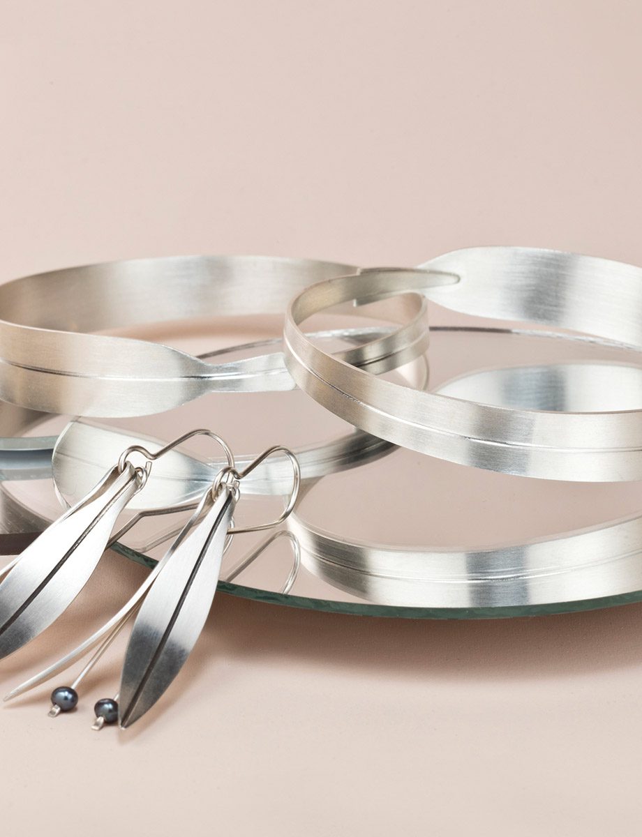 Leaf bangle deals