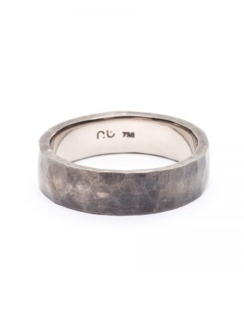 Hammered Ring – White Gold with Patina