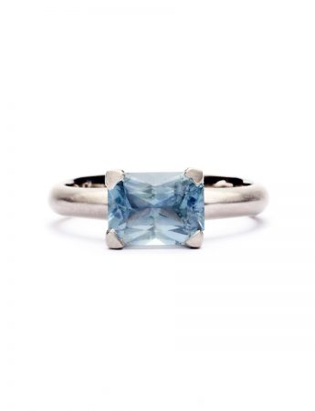Poet’s Ring – Platinum & Blue Sapphire