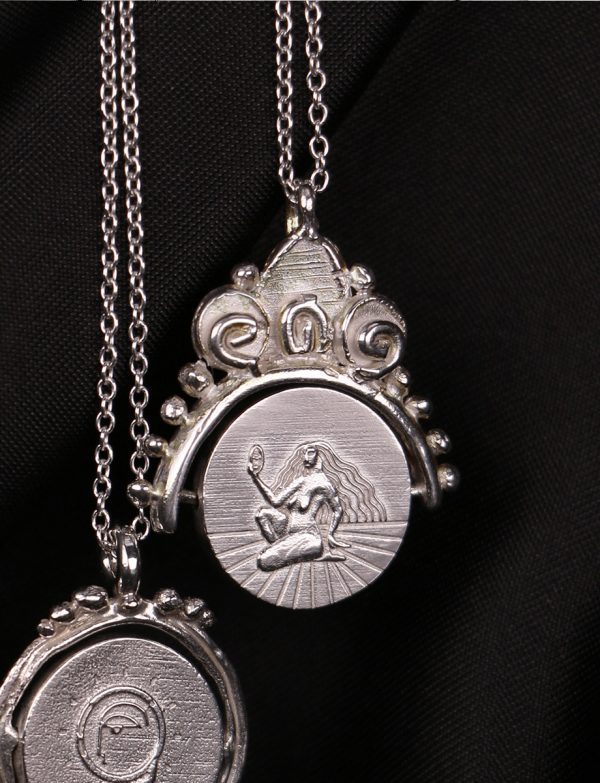 Oracle Veritas Half Frame Spin Necklace – Silver