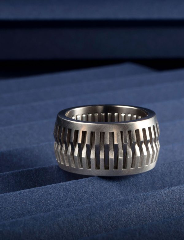 Splice Ridge Ring – Titanium & Silver