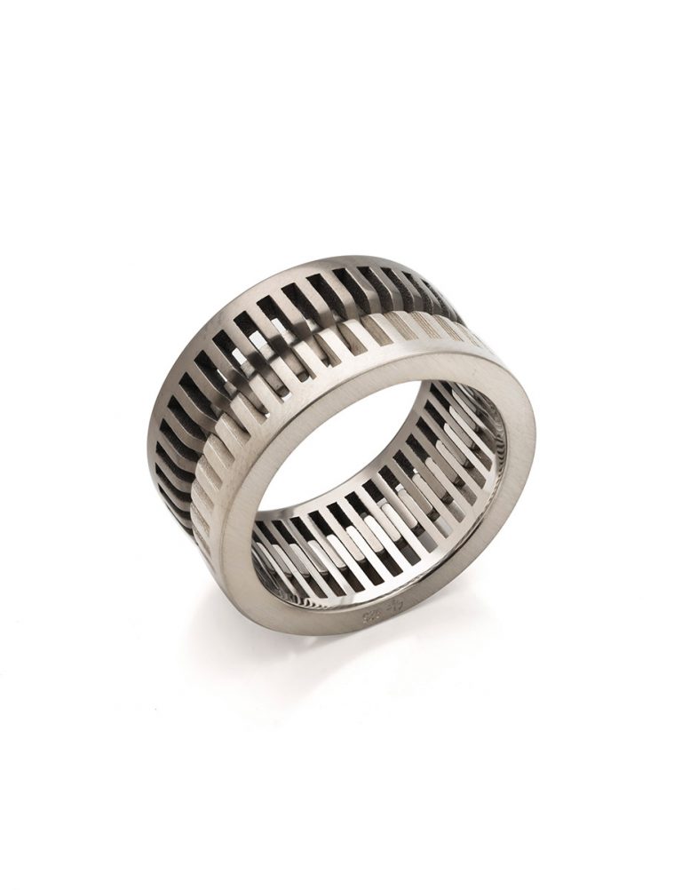 Splice Connect Ring – Titanium & Silver