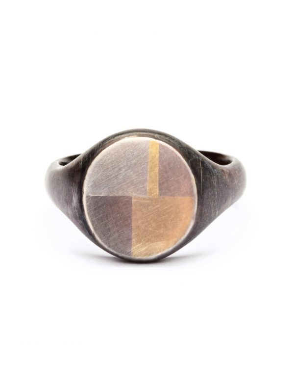Oval Terrain Signet Ring – Black