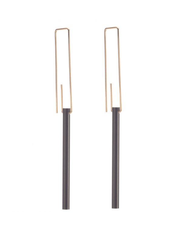 Short Hidden Line Earrings – Black & Gold