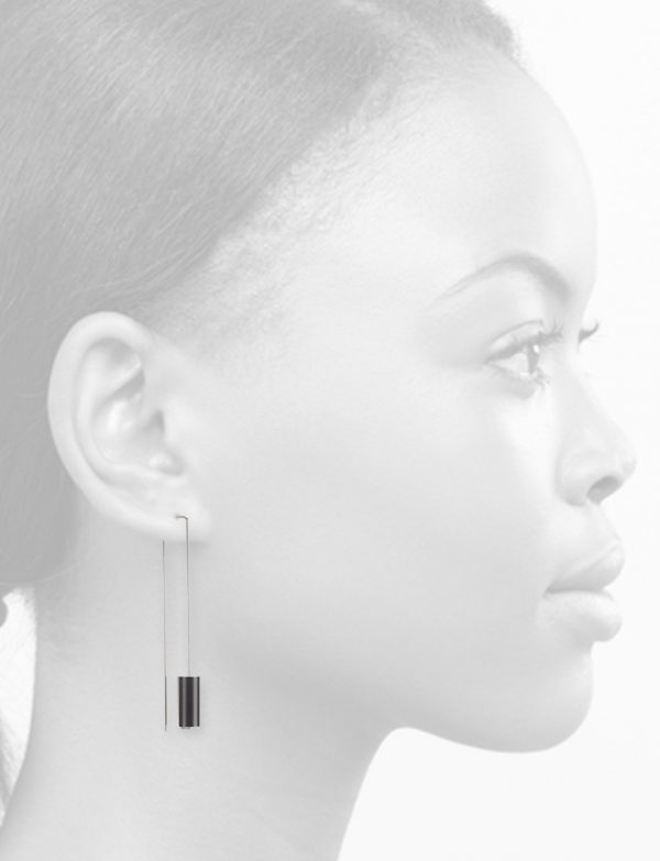 One Gram Earrings – Black