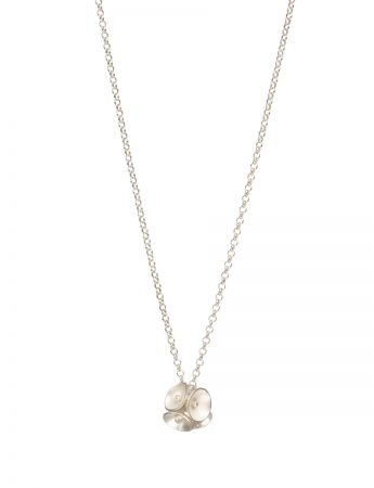 Six Fleur Pendant Necklace – Silver