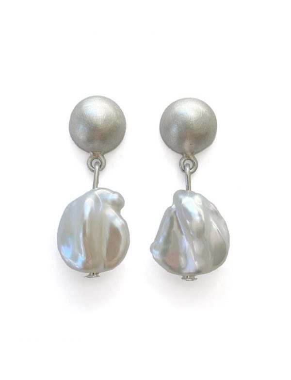 Balance of Duality Pearl Earrings