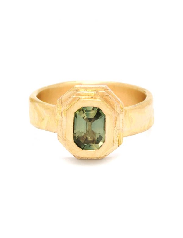 Pilar Ring – Green Sapphire