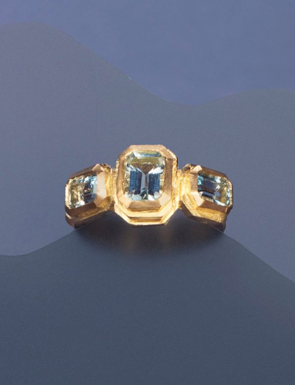Las Tres Nereidas II Ring – Yellow Gold & Aquamarines