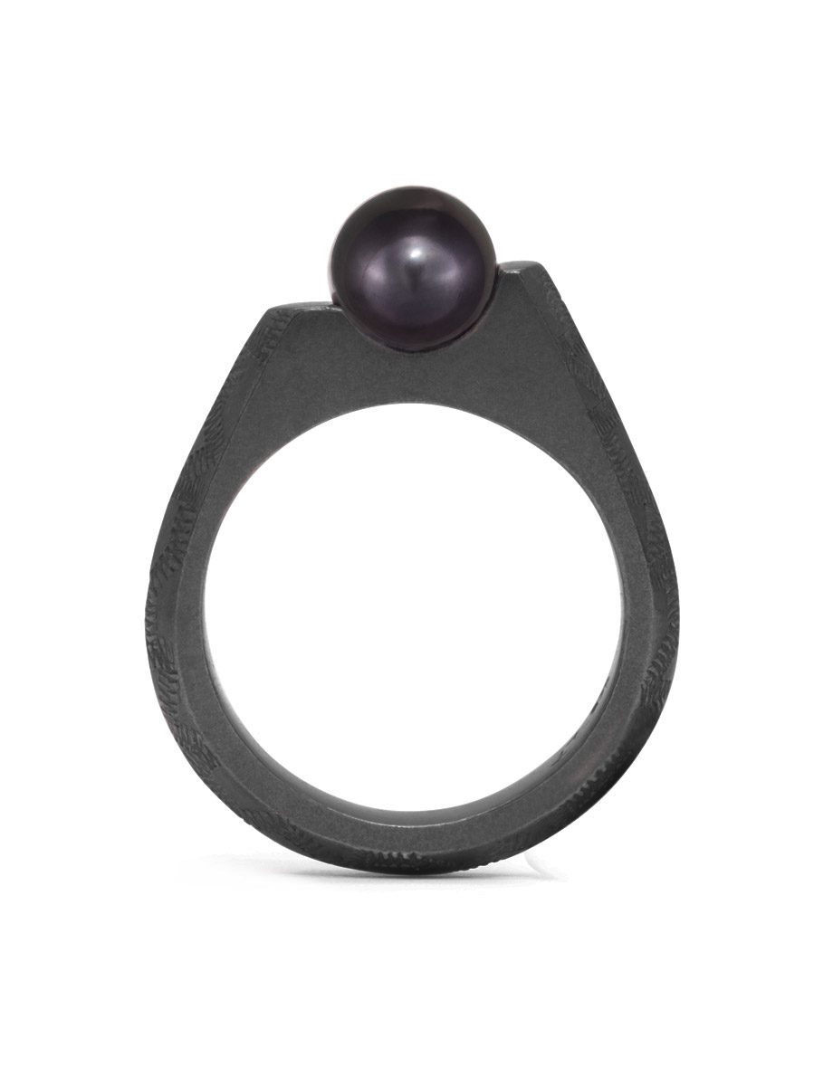 Lustre Ring – Oxidised Silver & Black Freshwater Pearl