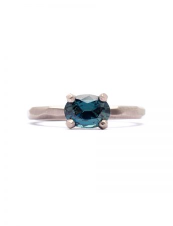 Four Claw Ring – White Gold & Teal Sapphire